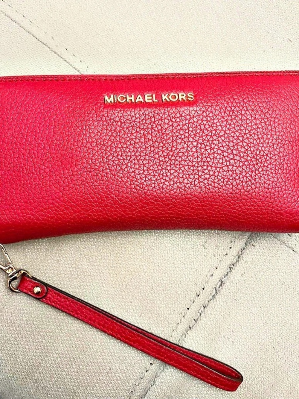Michael Kors Jet Set Travel Large Pebbled Leather Continental Wristlet Red